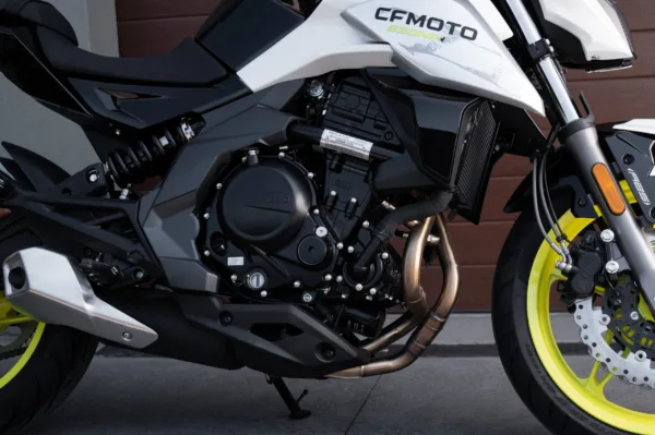 CFMOTO 650NK - Imagen 5