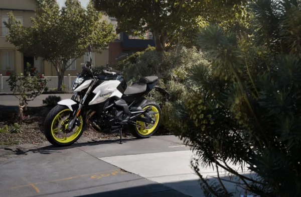 CFMOTO 650NK - Imagen 11